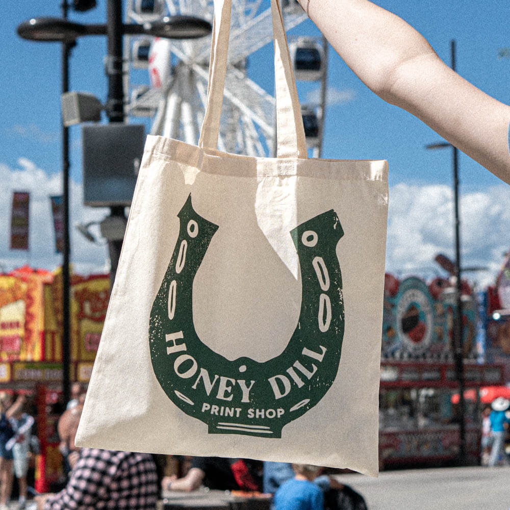 Honey Dill Horseshoe Light Tote